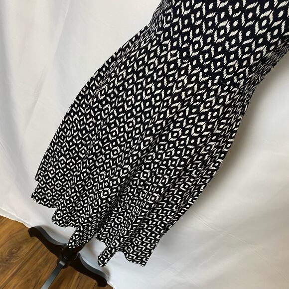 Old Navy Aztec Print Black an White Spaghetti Strap Mini Dress Size Small Womens - Picture 3 of 13